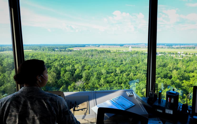 Airport Control Tower Monitoring – professional monitoring services