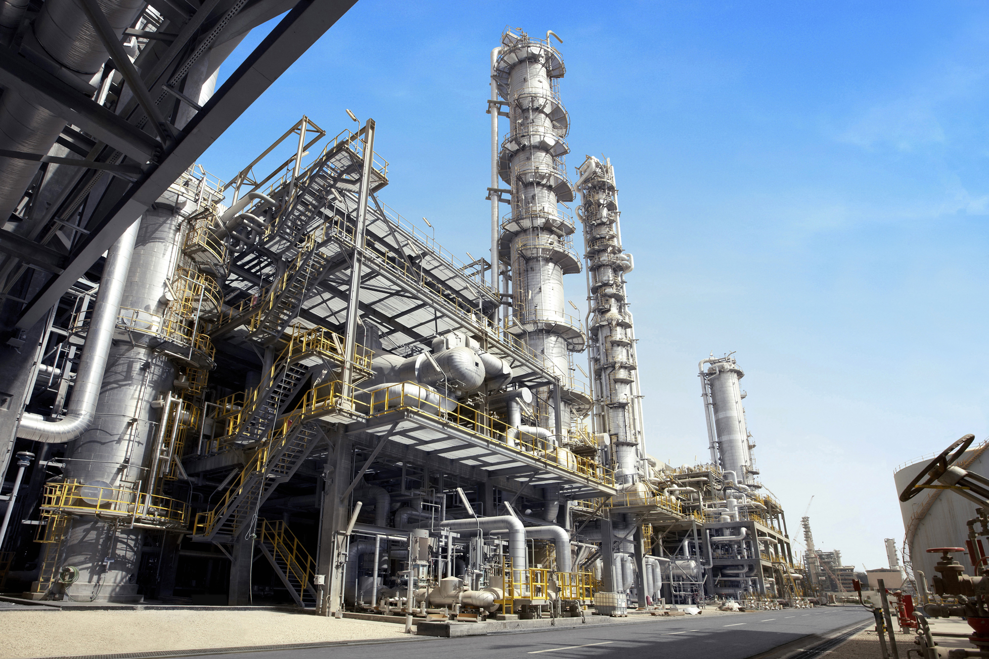 Refineries and Petrochemical Plants sector monitoring